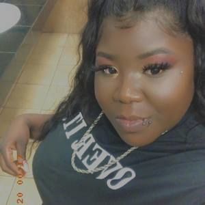 Meet your Posher, Nikki